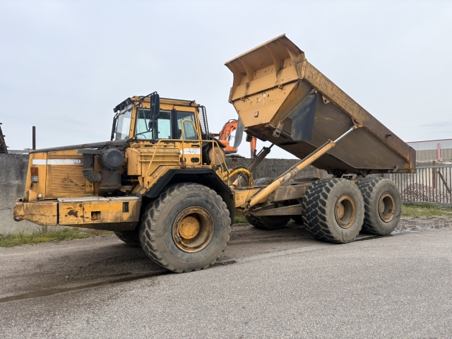 volvo a 40