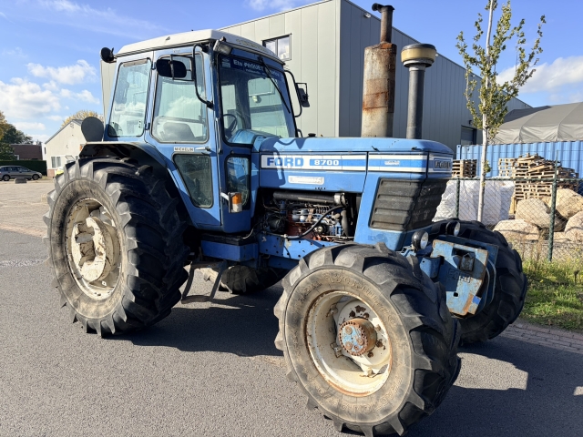 ford 8700